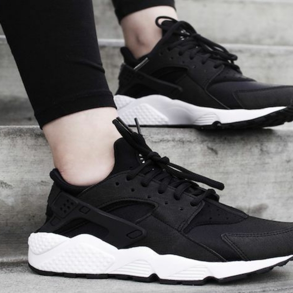Nike Shoes - BRAND NEW NIKE AIR HURACHES BLACK WHITE 6.5